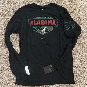 New with Tags Nike Alabama Camouflage T-shirt